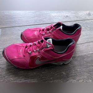 Womens 10.5 Nike Reax Shoes